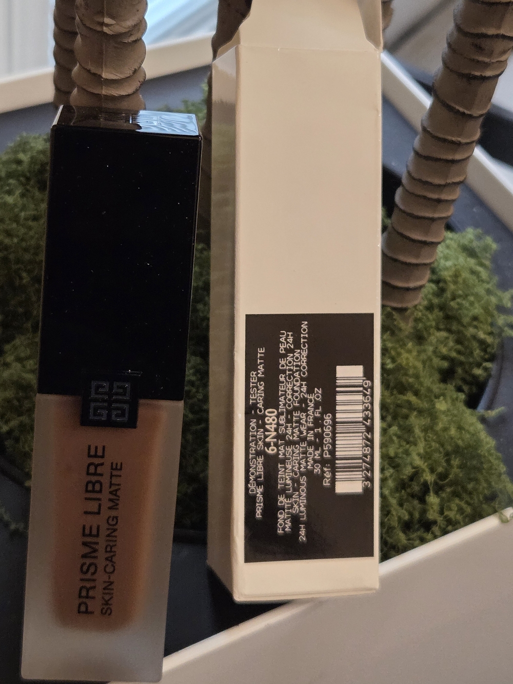 Givenchy Prisme Libre Skin-Caring Matte Foundation 6-N480